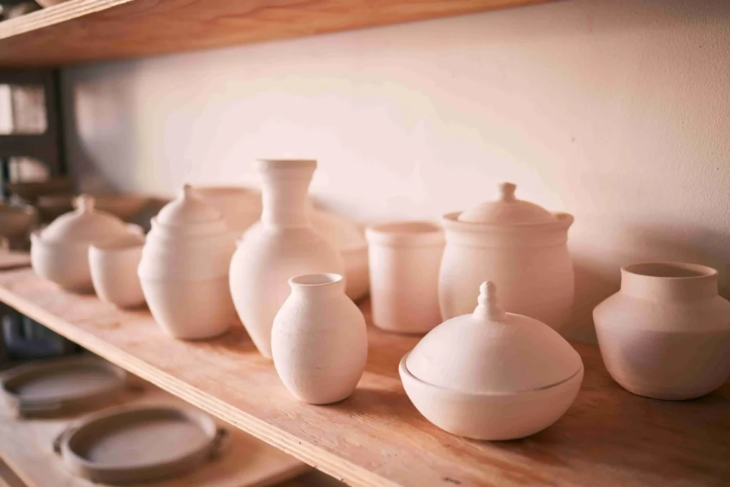 pottery-backgrounds-ceramics-and-shelf-in-worksho-2025-04-06-10-59-28-utc_compressed-scaled-1.webp